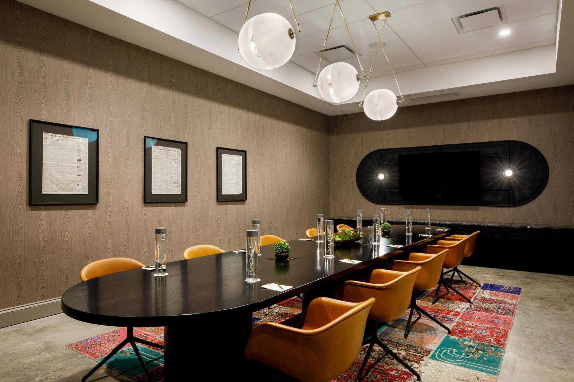 Cyrus Hotel, Topeka, A Tribute Portfolio Hotel Экстерьер фото
